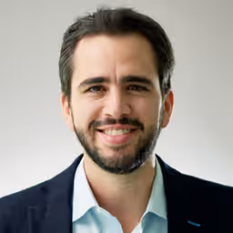 Jesus Mejia headshot